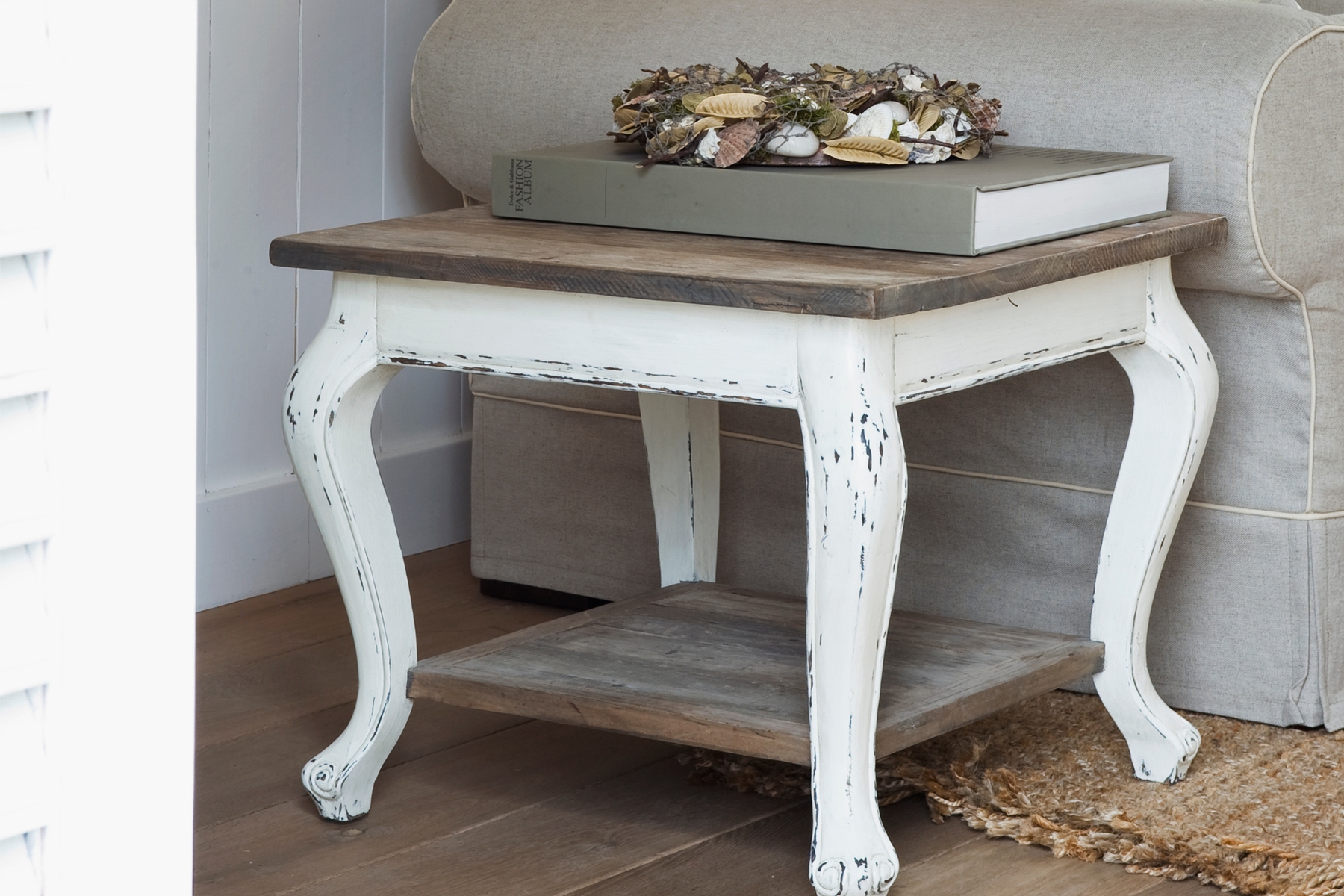 Living room of Stephanie with Stephanie