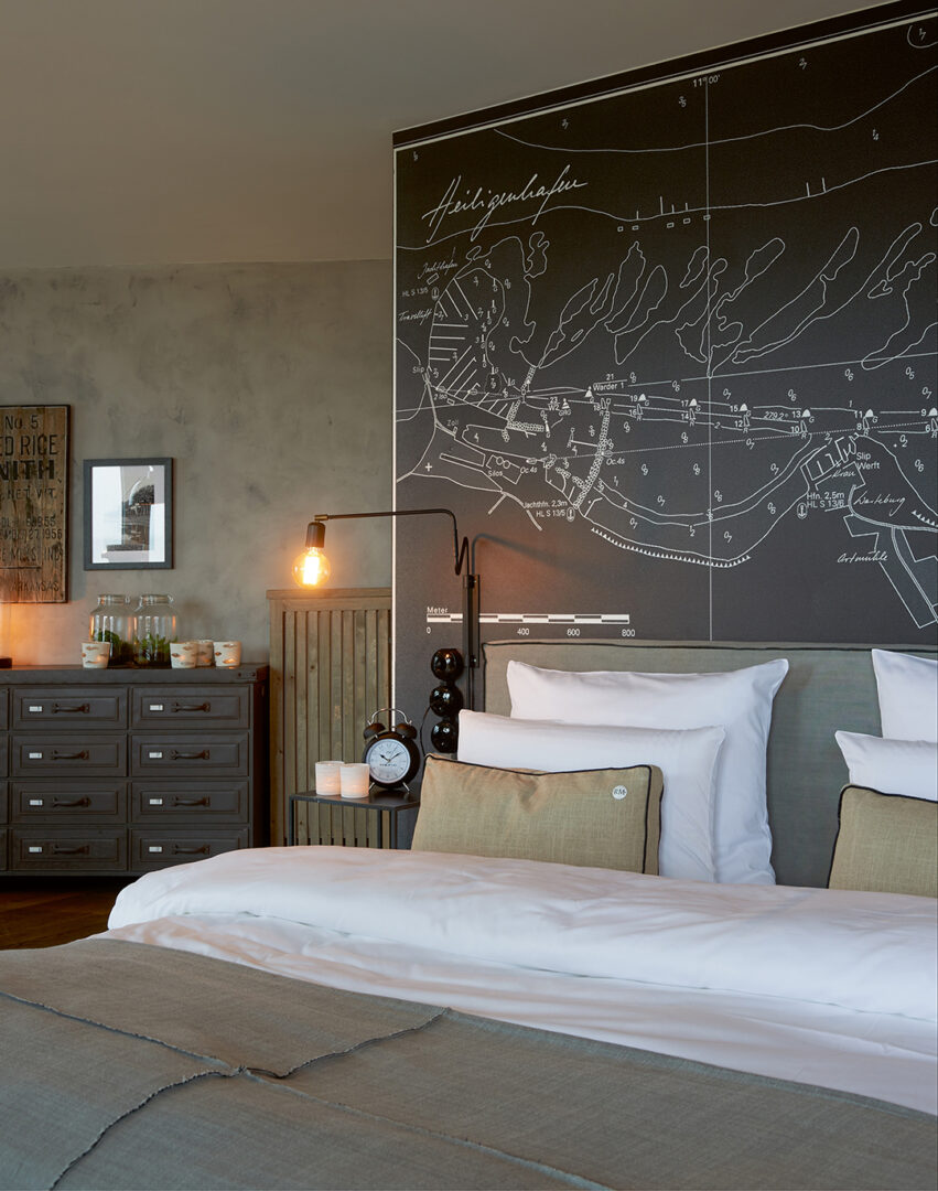 Beach Motel_Image_1080x1370px_12