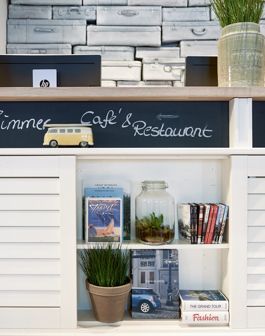 Beach Motel_Image_1080x1370px_5