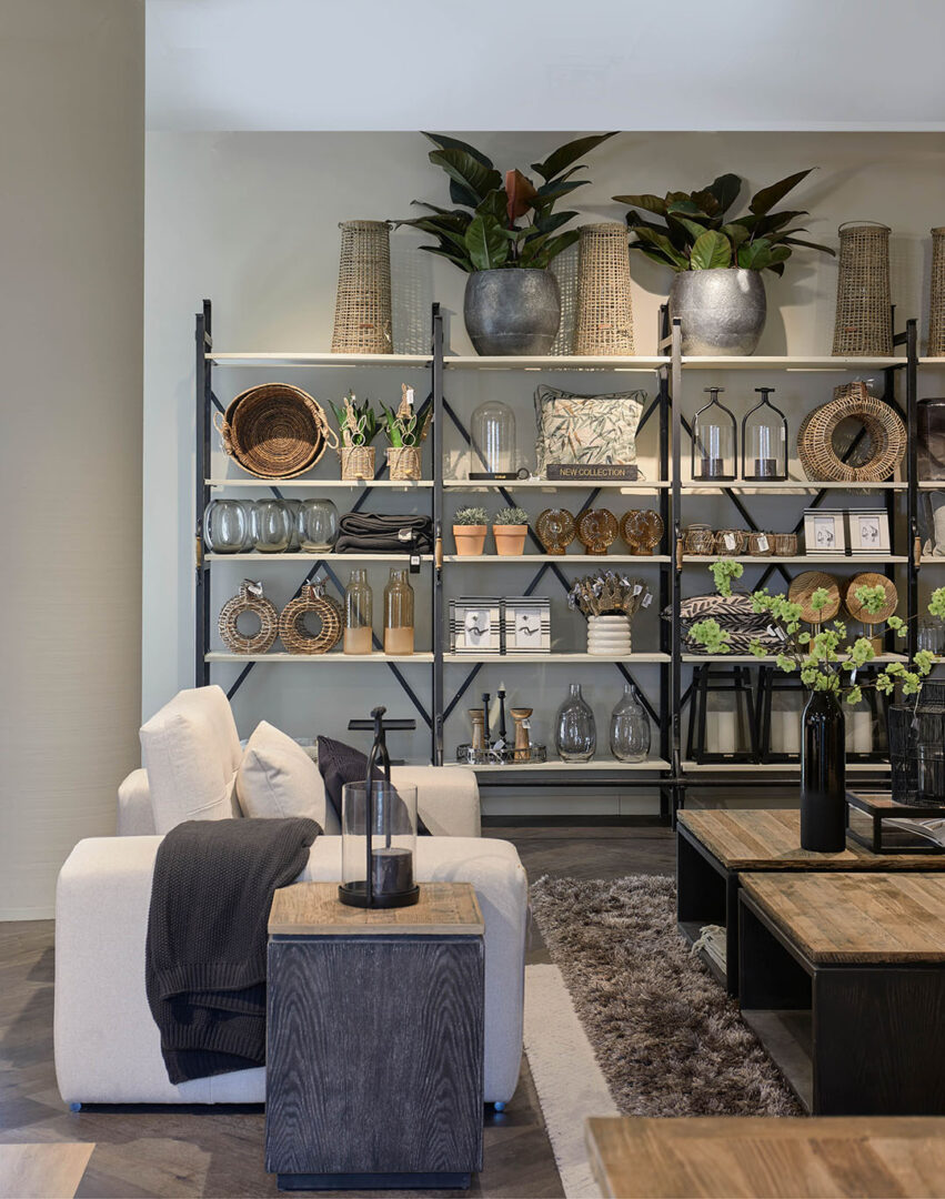 Dealers_1080x1370px_2