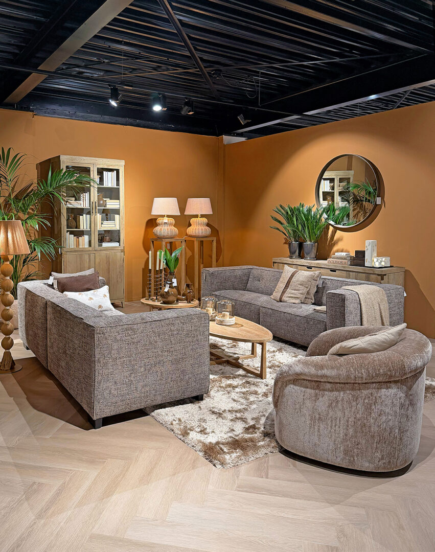 Experience Center_1080x1370px_10b.jpg